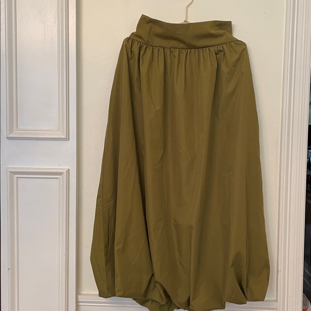 NWOT Olive Green Maxi Bubble Skirt Size Large Elastic Waist